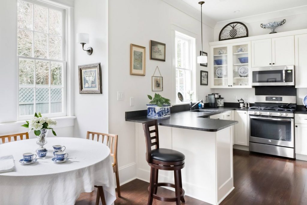 Photo of an Irish Channel historic cottage Airbnb in New Orleans.