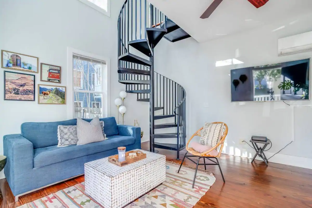 This Downtown Charleston Single offers a great place to stay in South Carolina!