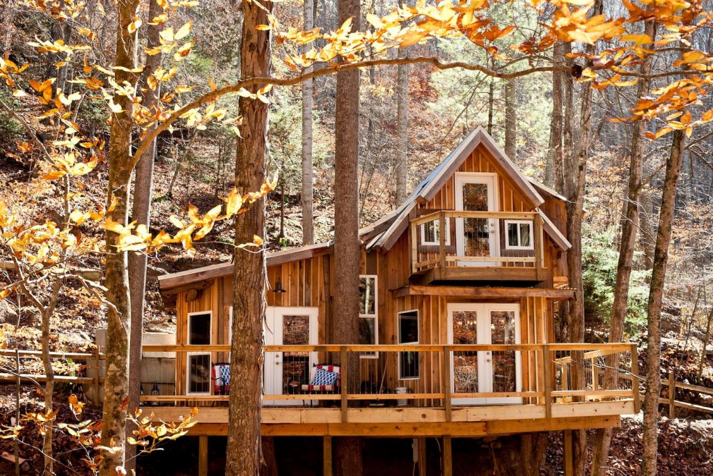 Photo of the Sugar Creek Treehouse North Carolina Airbnb. 
