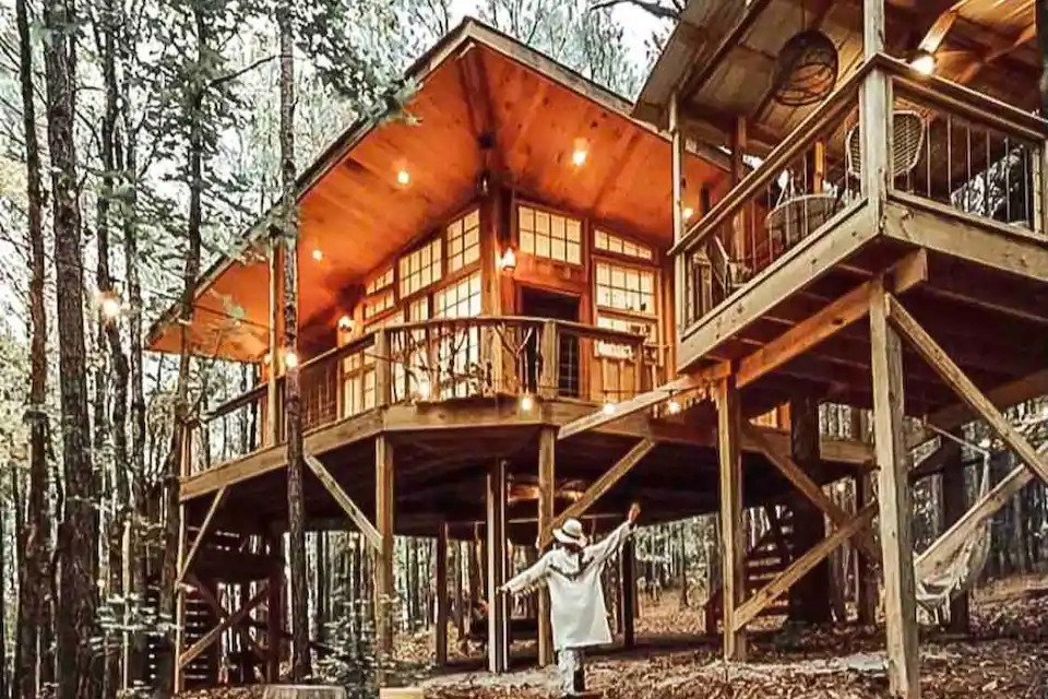Alabama glamping tree house