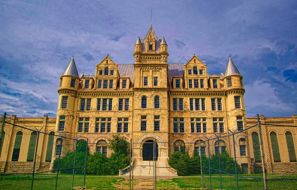 The stately and terrifying exterior of Tennessee State Prison. 