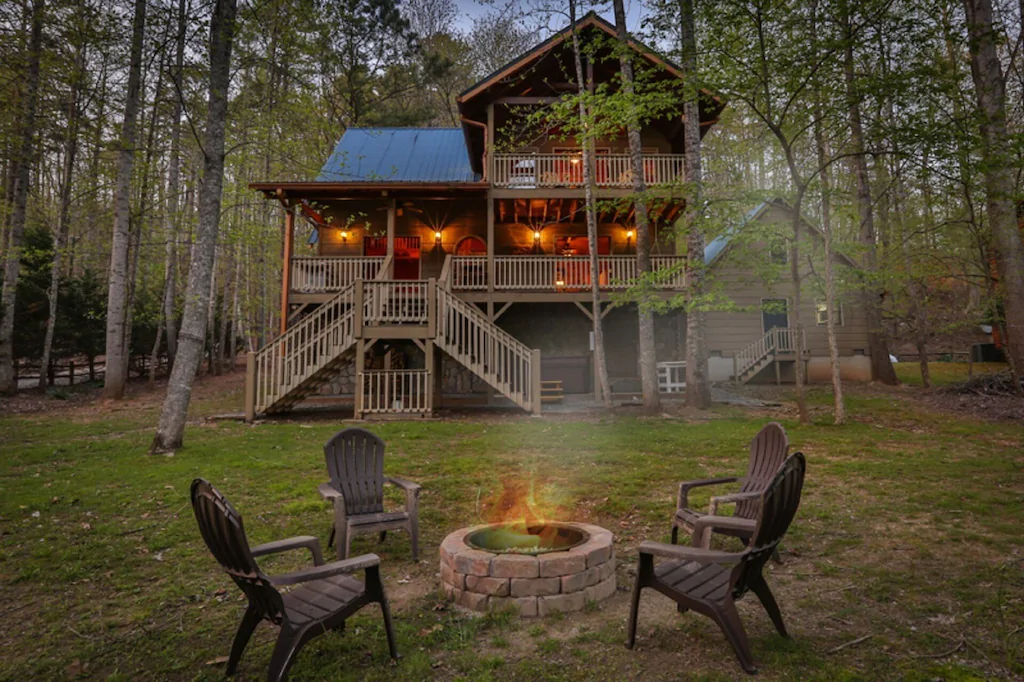 This beautiful cabin is one of the best rustic VRBO in Georgia.