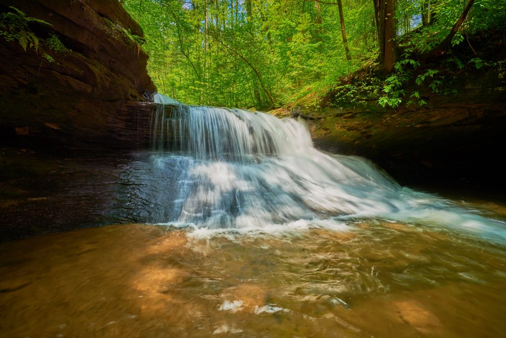 Creation Falls shallowly crashes down, one of the most beautiful waterfalls in Kentucky.