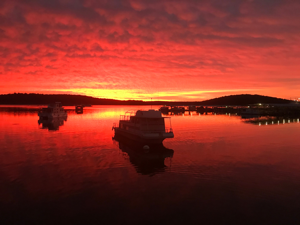 a photo of bull shoals lake, one of the best weekend getaways in arkansas