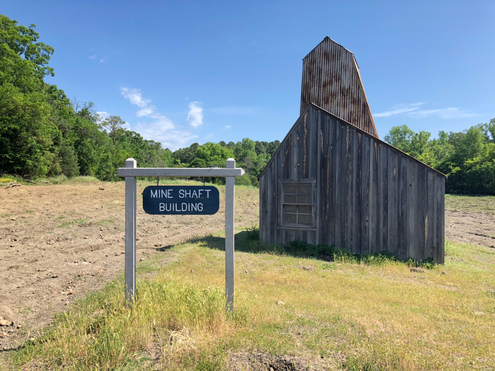 a photo of crater of diamonds, one of the best weekend getaways in arkansas 