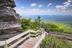 17 Best Blue Ridge Parkway Hikes You Must Try - Southern Trippers