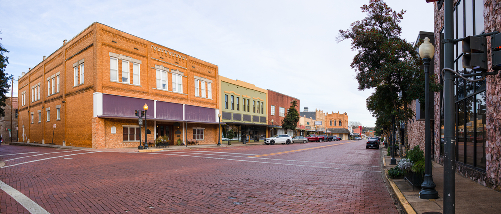 Visiting small towns in Texas like the small town of Nacogdoches is one of the best road trip ideas in Texas