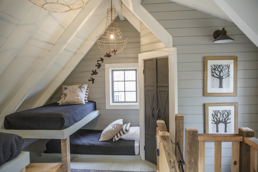 Home stay in this twin loft bedroom in candlelight forest