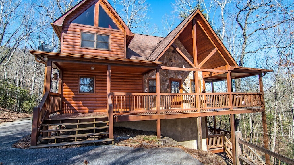 Come checkout this blue ridge Georgia treehouse just minutes from downtown