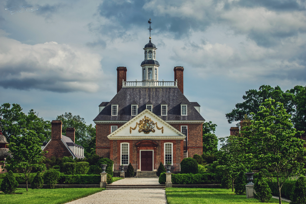 The Governor's Palace in Colonial Williamsburg, one of the best places to visit in Virginia!