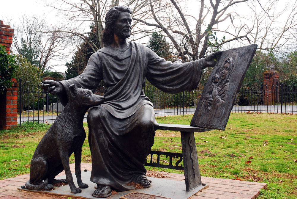 Statue in a town square in an article about small towns in Virginia