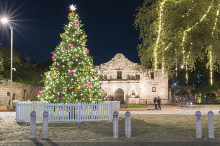 12 Festive Places To Celebrate Christmas In Texas - Southern Trippers