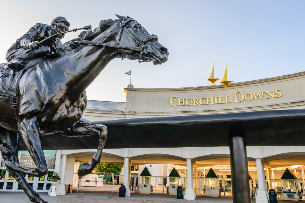 Racing statue at the entrance of Churchill Downs.