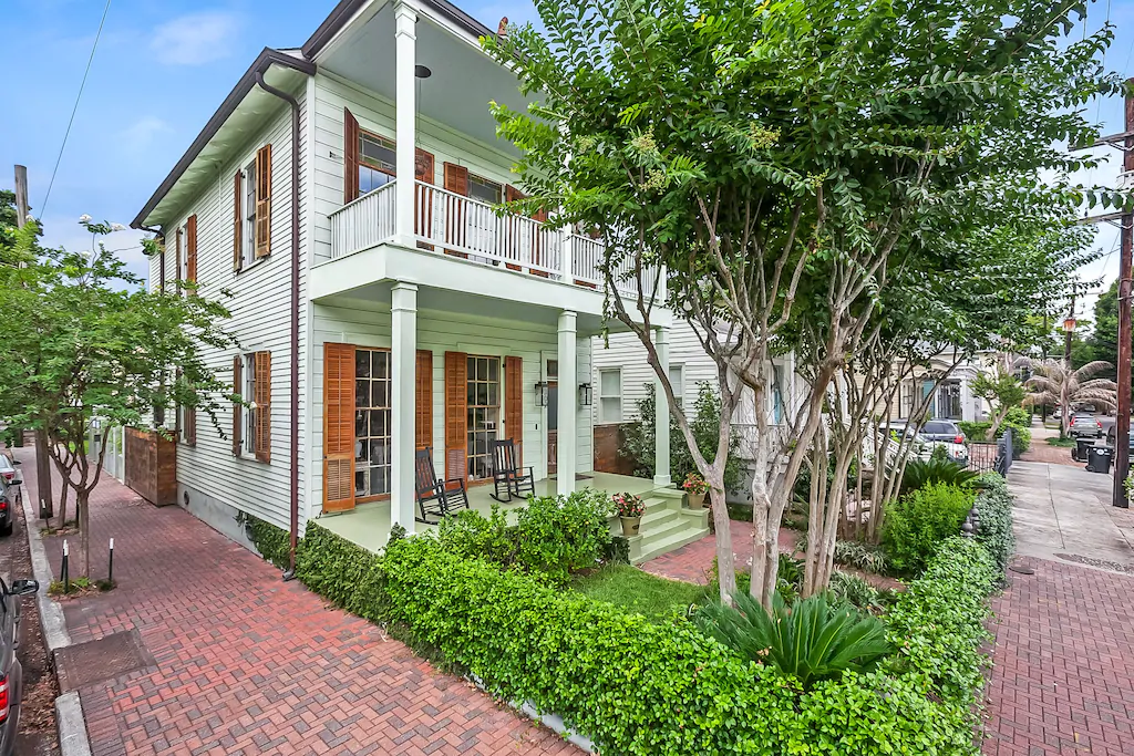 In the Garden District you'll find the beautiful Victorian House of Krewe, one of the best airbnbs in New Orleans.