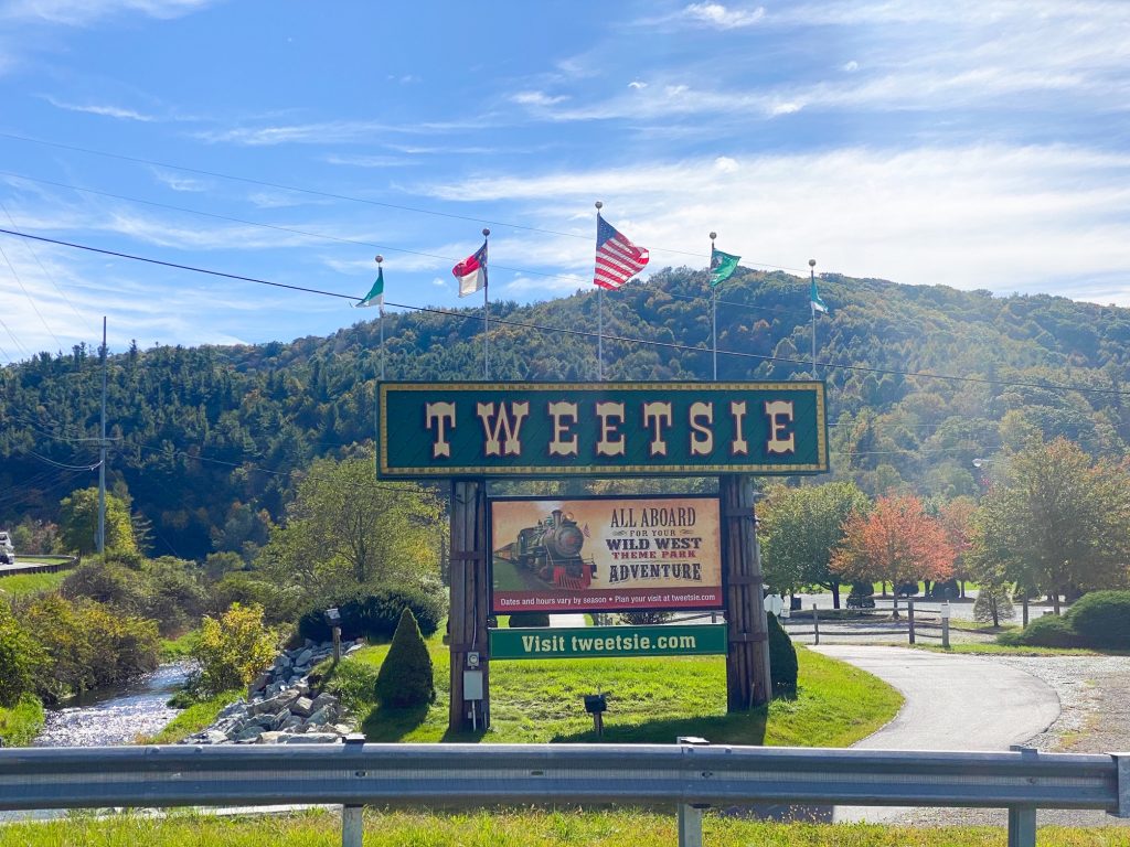 Sign at the entrance of Tweetsie Railroad, one of the best thing to do in Blowing Rock with kids.