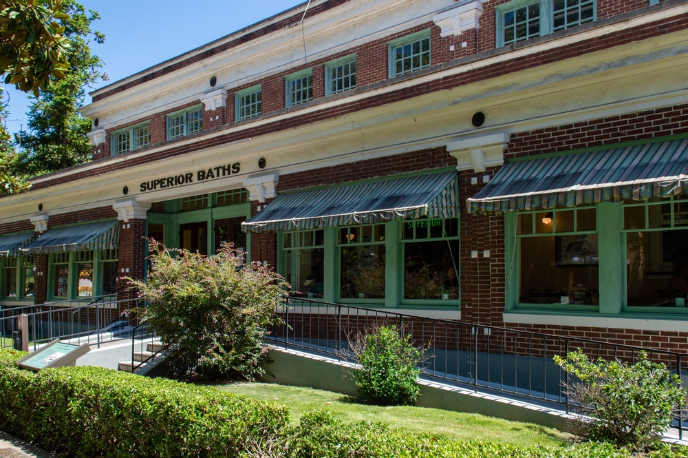 exterior picture of superior bathhouse brewery one of the places to visit in hot springs