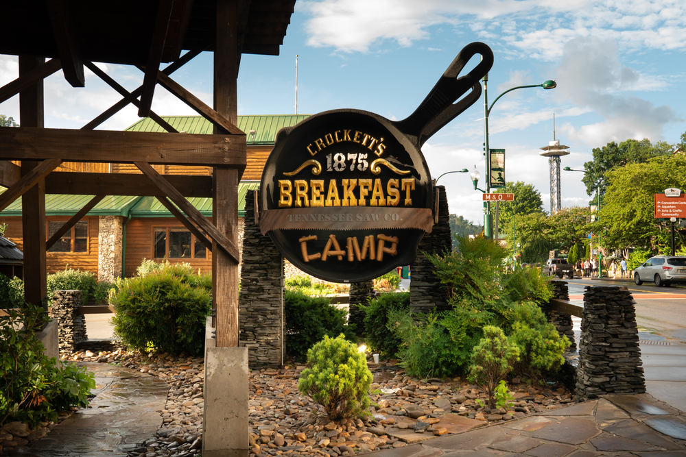 The large, skillet-shaped sign outside Crockett's Breakfast Camp, which serves some of the best breakfast in Gatlinburg, TN.