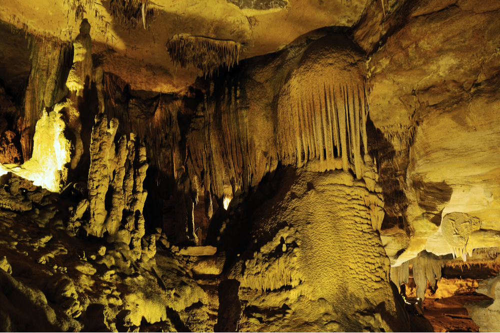 stalgatites in the cave celinings at Raccoon Mountain deep underground cavern