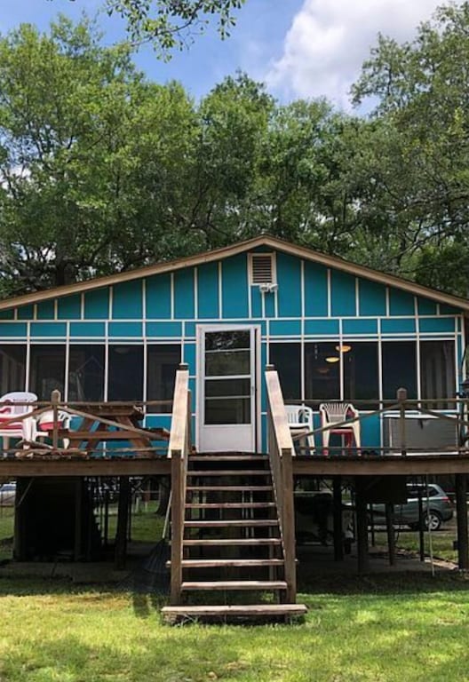 raised cabin with stairs to deck