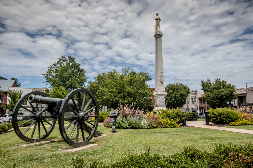 Photo of civil war memorial in Franklin, Tennessee, a great short trip from Nashville.