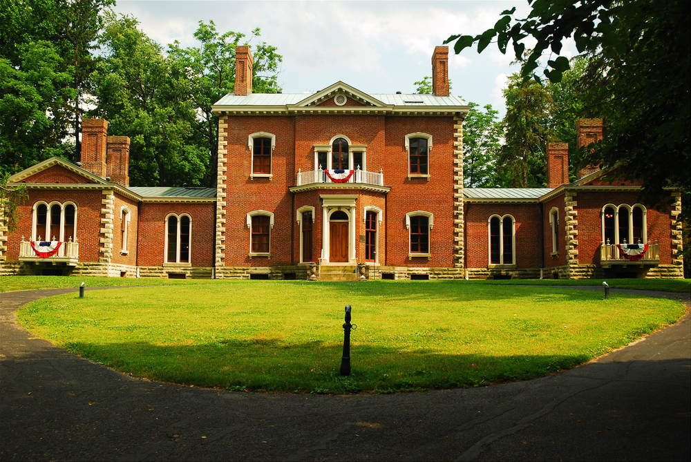 The beautiful Henry Clay’s Estate with a lawn at the front 