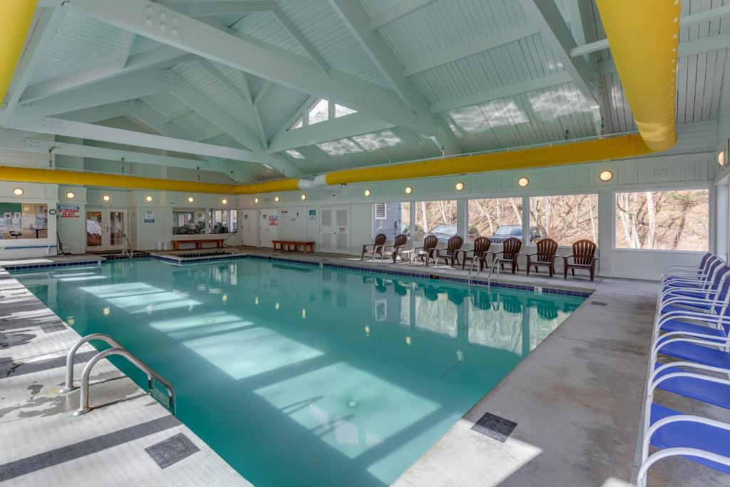 Indoor pool at Bryce Resort 