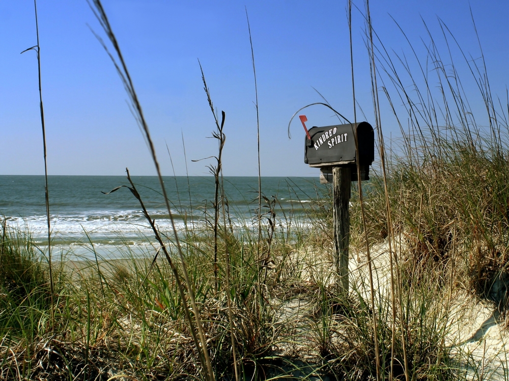 kindred spirit mailbox on the beach in north carolina