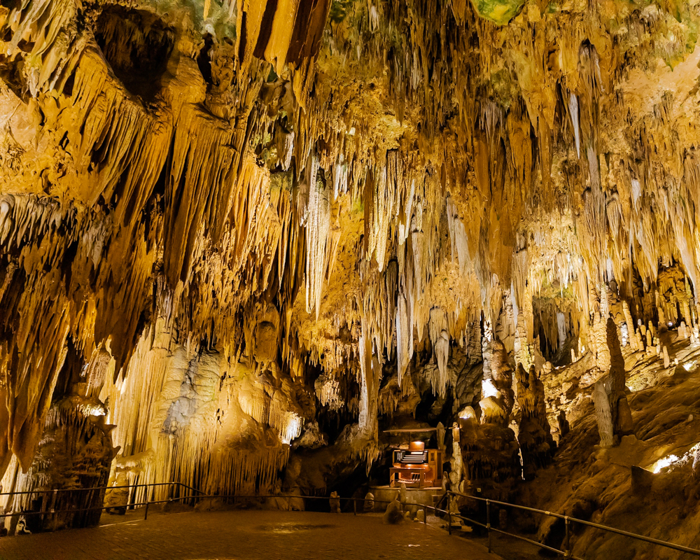 The great stalacpipe organ surrounded by stalactites in a cavern in Virginia. One of the best hidden gems in Virginia. 