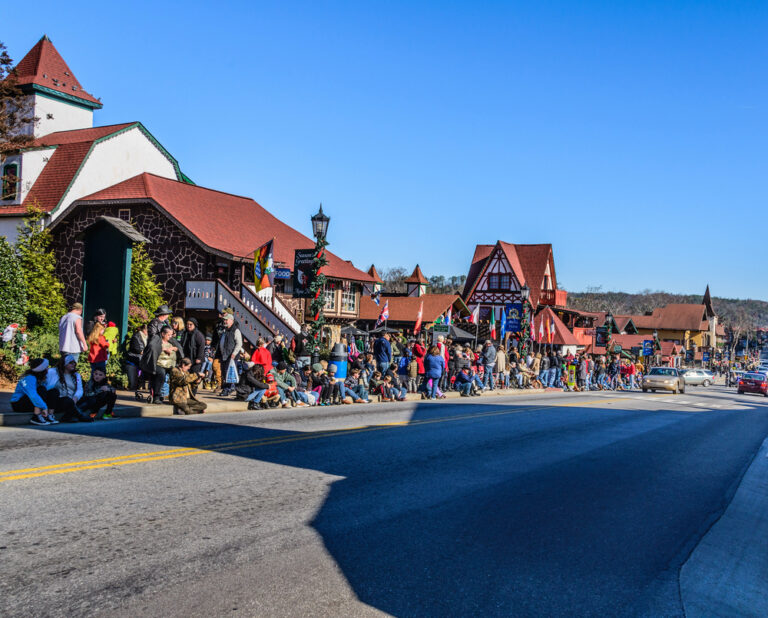 10 Festive Ways To Celebrate Christmas In Helen Georgia - Southern Trippers