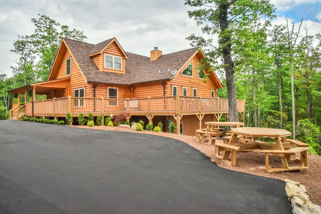 best cabins in Asheville black mountain log cabin