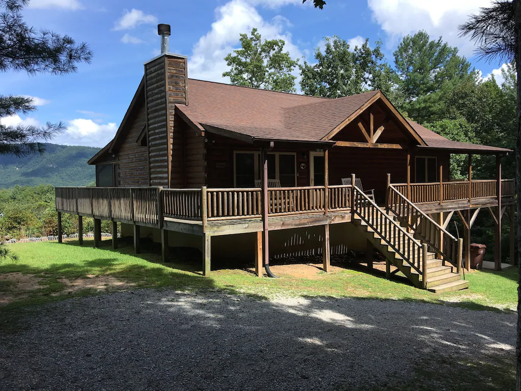 best cabins in Asheville secluded log cabin
