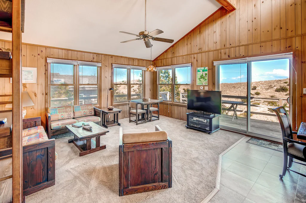 large living space in cottage by the beach