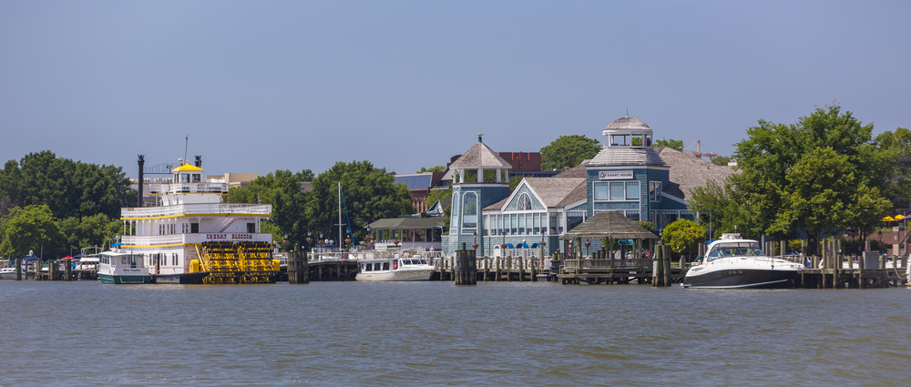 Beautiful waterfront restaurants in Alexandria