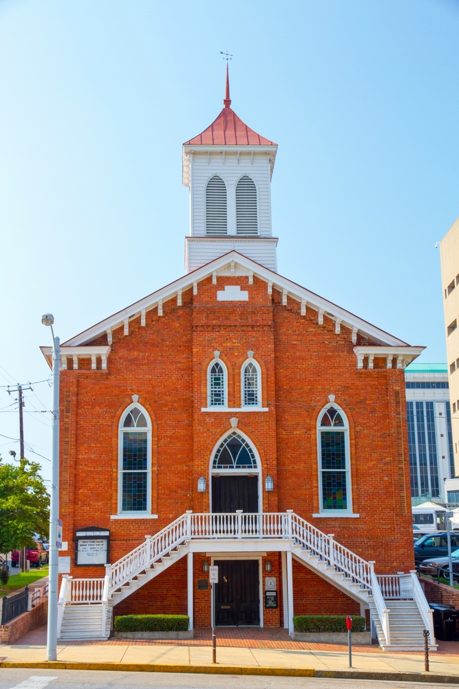 Exterior of the brick Dexter Avenue King Memorial Baptist Church.