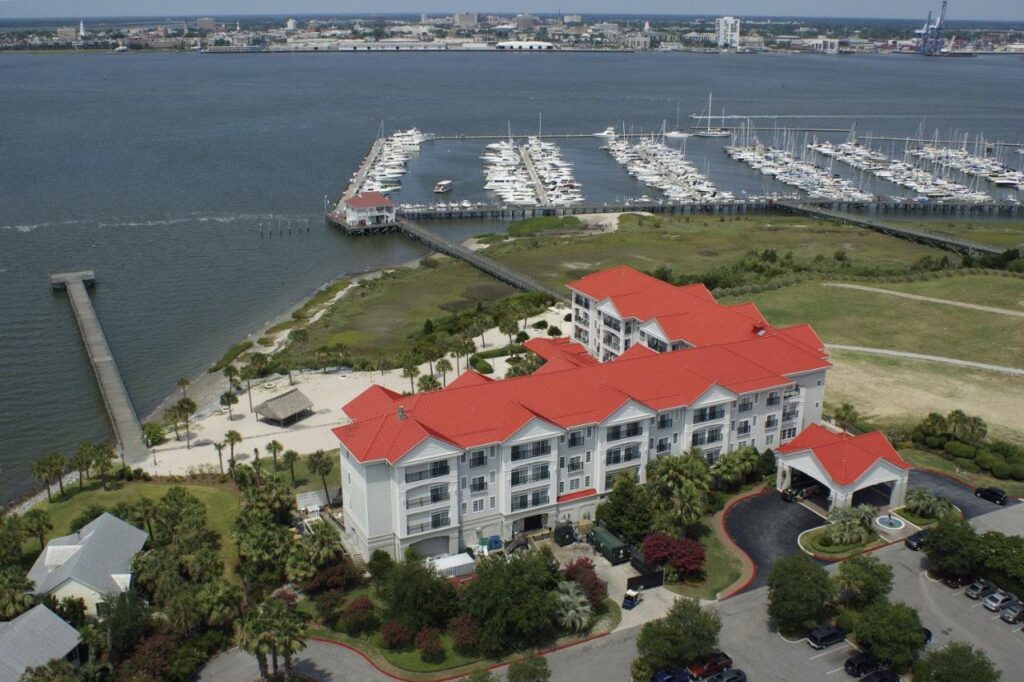 Waterfront marina hotel in Charleston Sc 