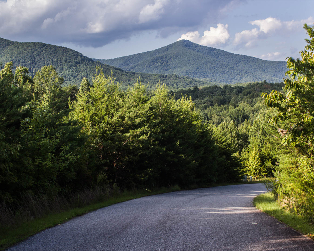 Daunting Road in the Mountains of Northern Georgia. Taking a drive is one of the best things to do in Dahlonega 