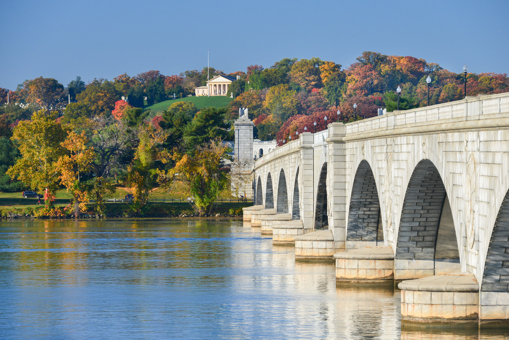 arlington VA memorial bridge during the fall foliage