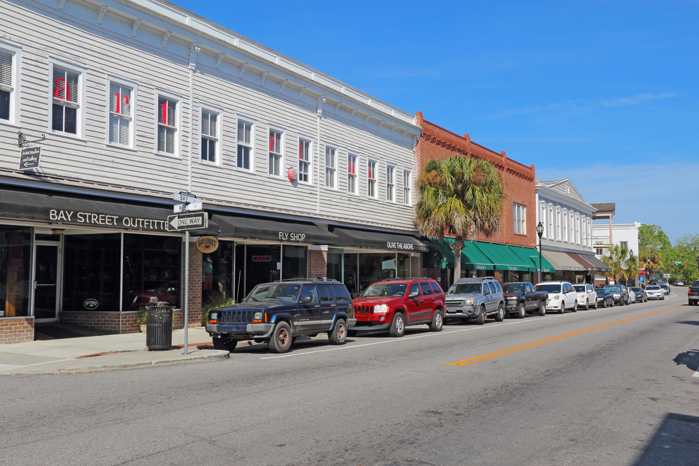 The streetscape of Bay Street, one of the best things to do in Beaufort South Carolina. 