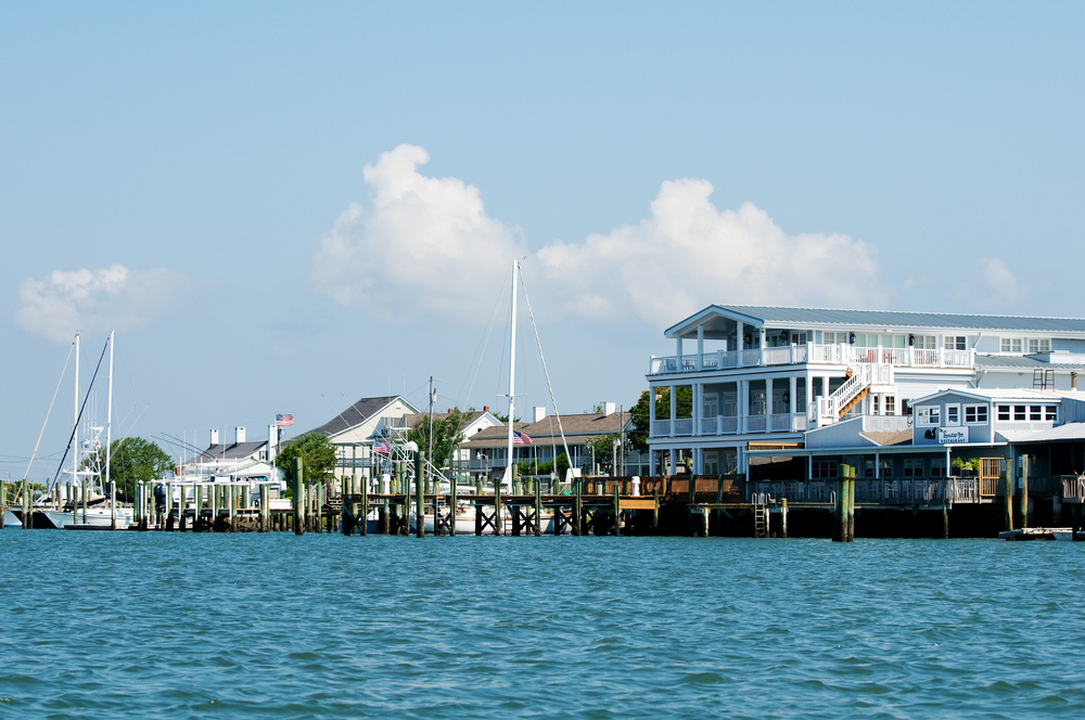 a big and beautiful oceanfront restaurant in duck NC 