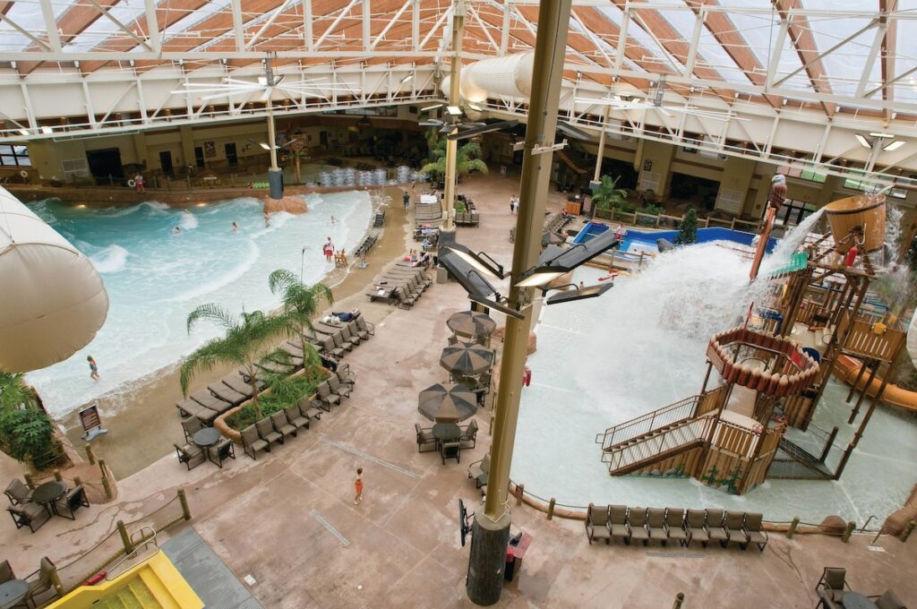 The Club Wyndham is one of the stunning resorts in Tennessee that has more water parks for the kids. As seen in this photo, there's a splash pad, wave pool and more. 