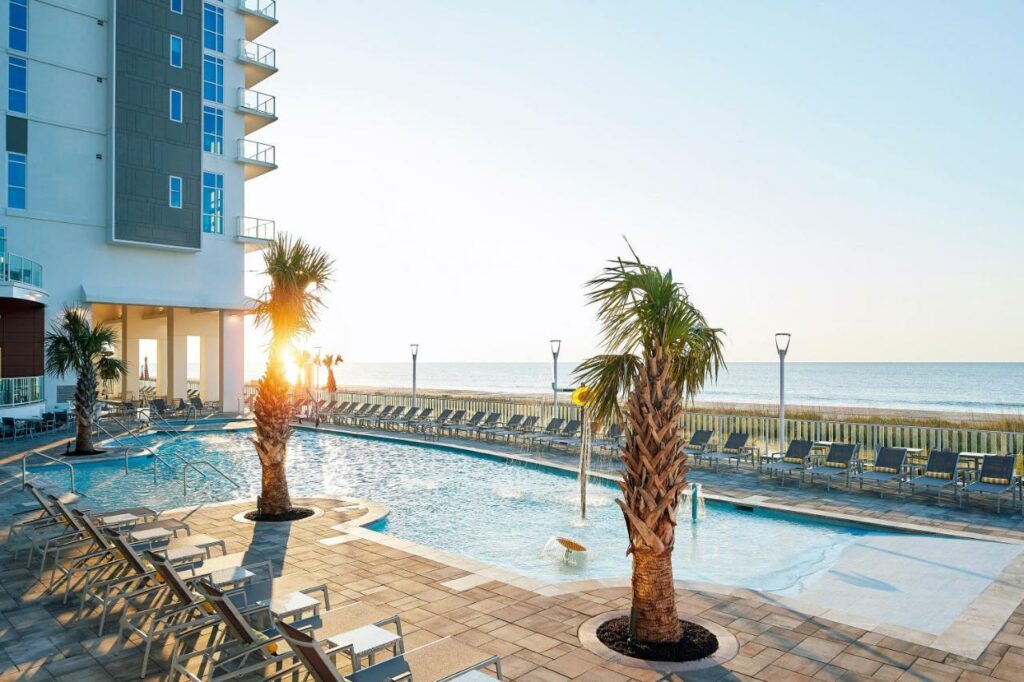 A beautiful view of the ocean at Myrtle bEach at one of the best oceanfront hotels. 