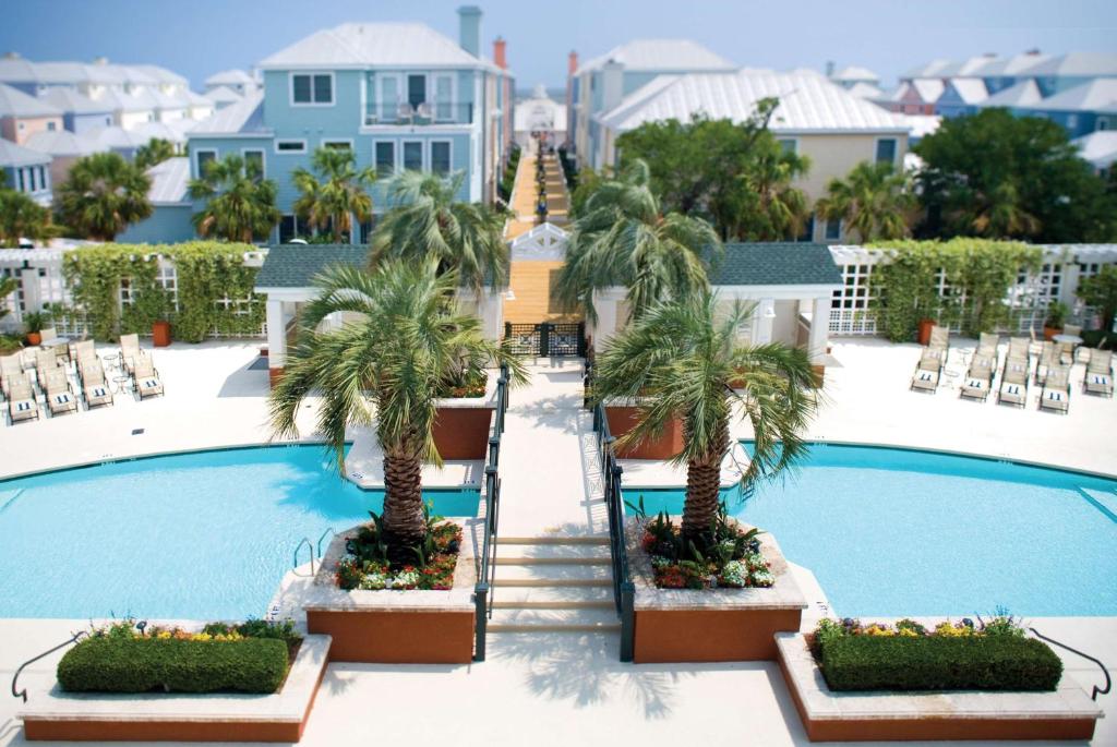 pools in middle of resort in south carolina