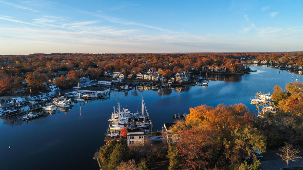 the view of the annapolis river during the fall when the trees change colors 