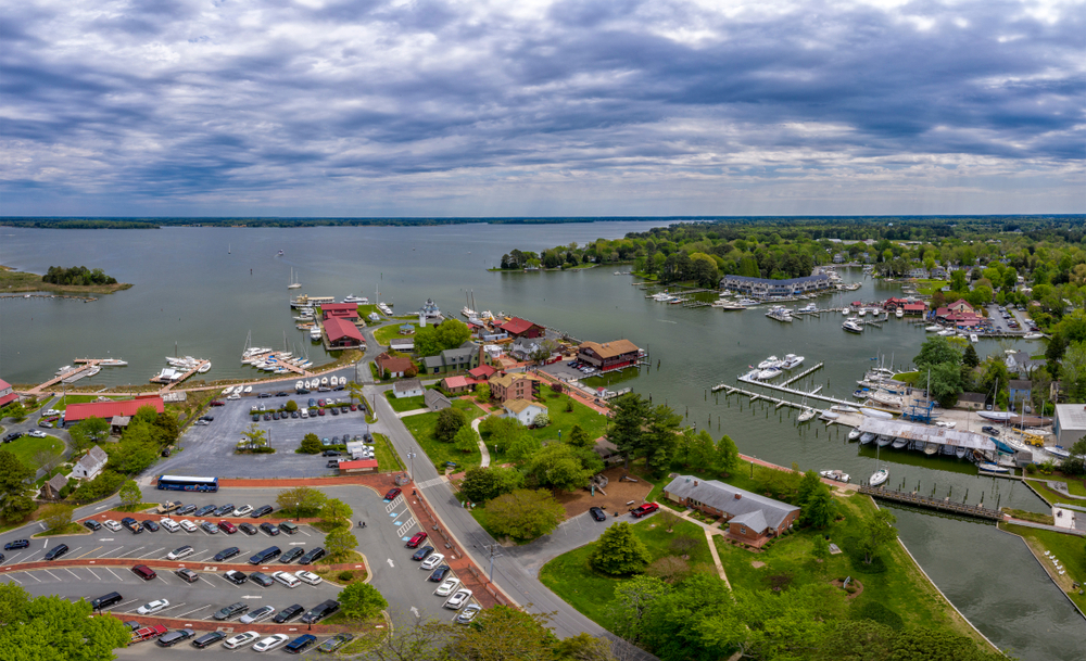 a pretty view of a town in Maryland on the Chesapeake bay 
