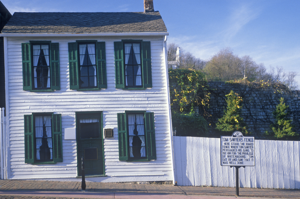 a big White House with green shutter where Mark Twain used to live n the 1800s with his family. 