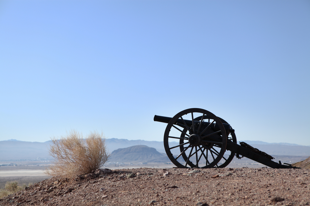 a great photo of a canon and at The National Battle Field. visiting here is one of the best things to do in lookout mountain 