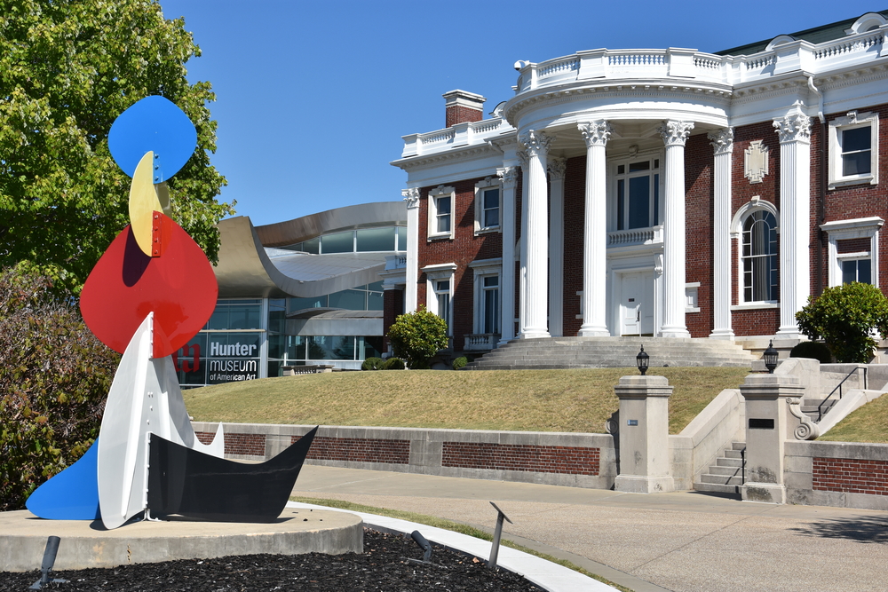 the hunter museum of American art in  Tennessee. it inside an old brick building with white pillars out front 